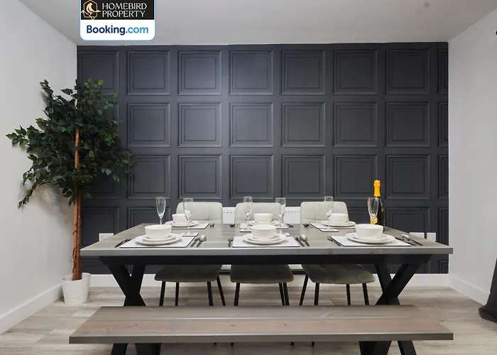 Сasa de vacaciones Luxurious 4bedroom House By Homebird Management Short Lets & Serviced With Private Parking, Garden & Patio Area Leeds (West Yorkshire)