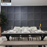 度假居 Luxurious 4bedroom House By Homebird Management Short Lets & Serviced With Private Parking, Garden & Patio Area 利兹