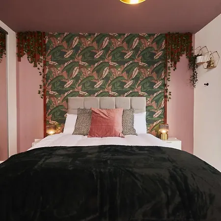 Homebird - The Willows Leeds (West Yorkshire)
