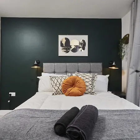 Homebird - The Willows * Leeds (West Yorkshire)